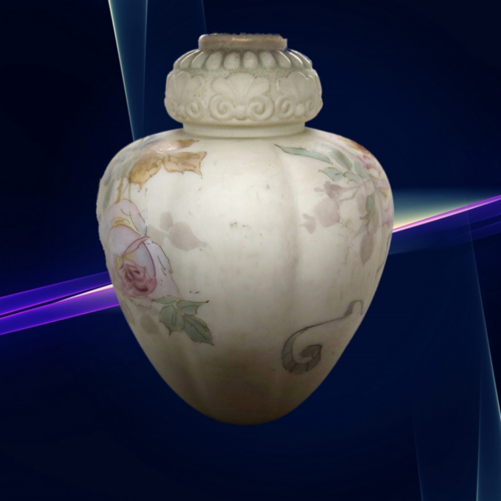 DONATED TO VETS. Hand Painted Vase Flowers Gold - Picture 4 of 5